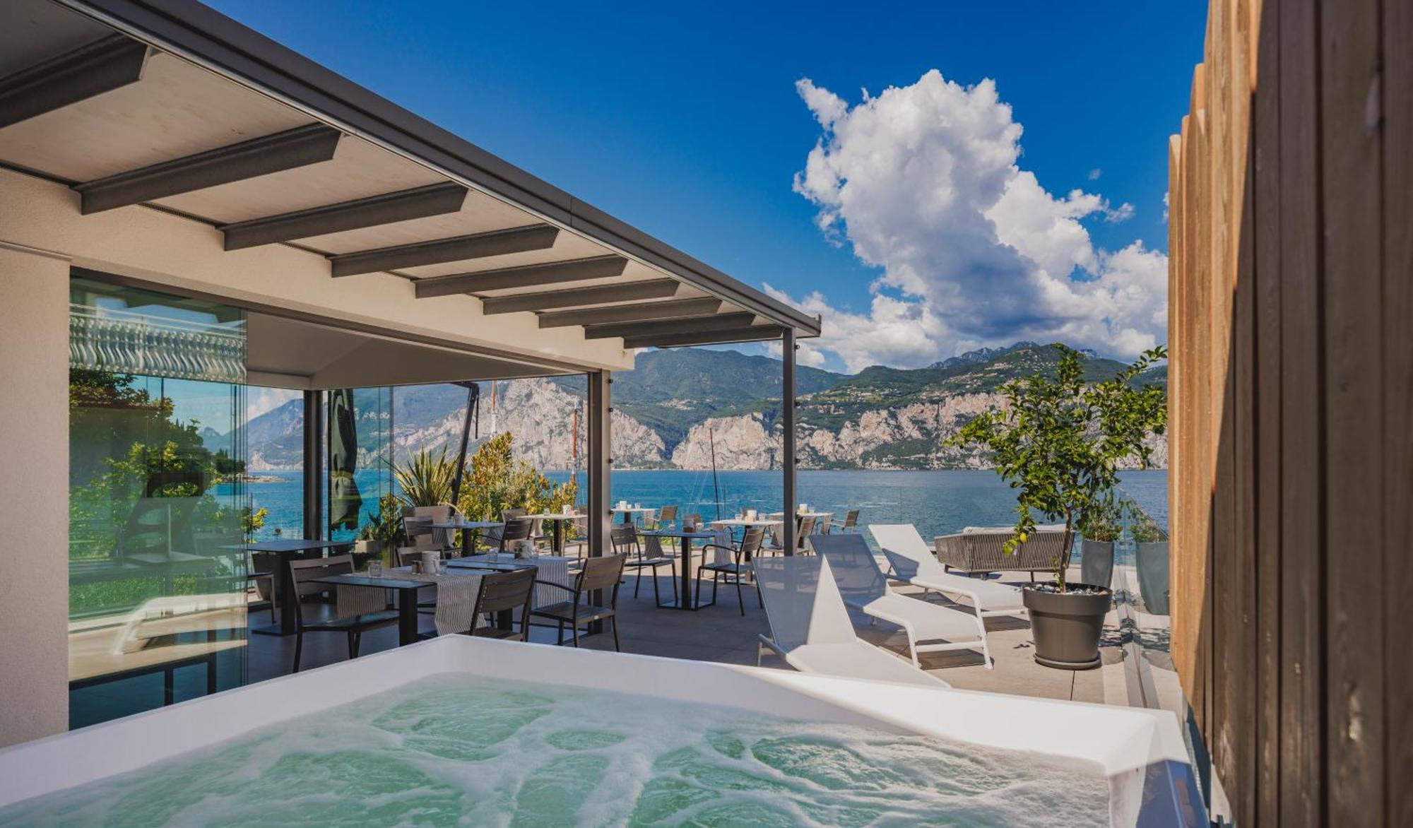 Gabbiano Hotell Malcesine Eksteriør bilde